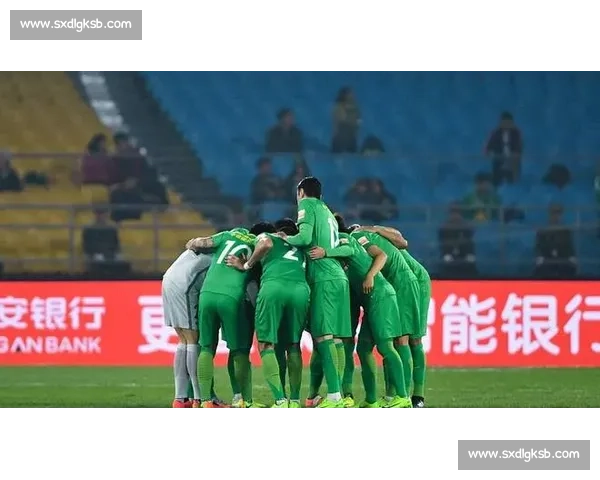 青岛主场鏖战辽宁 激烈对抗背后的战术博弈与球员表现分析 青岛主场鏖战辽宁 激烈对抗背后的战术博弈与球员表现分析